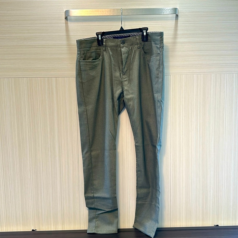 Zara Men’s fall green elevated denim!